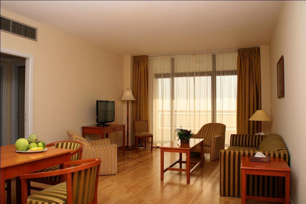 Coral Beirut Al Hamra Hotel Buitenkant foto