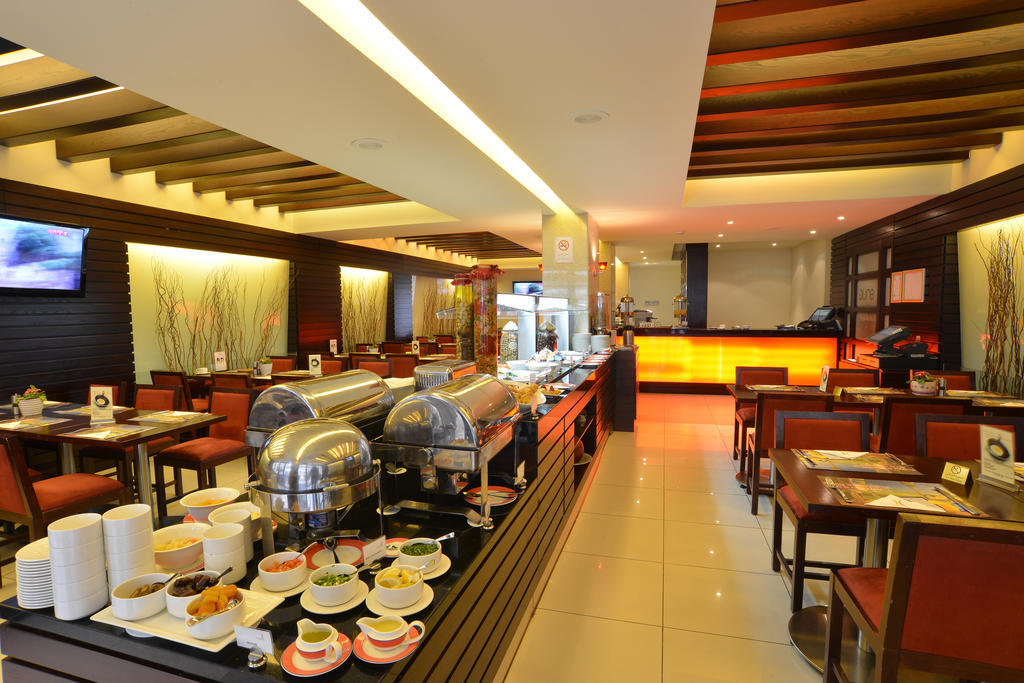 Coral Beirut Al Hamra Hotel Buitenkant foto