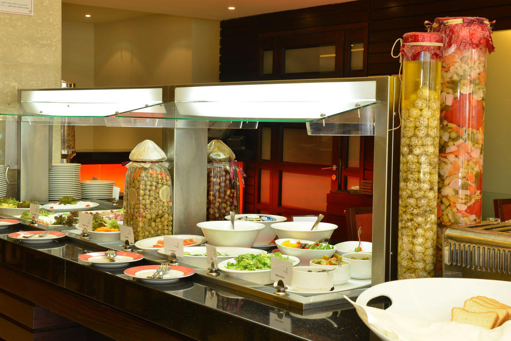 Coral Beirut Al Hamra Hotel Buitenkant foto