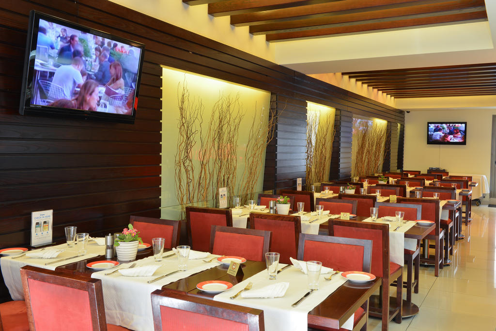 Coral Beirut Al Hamra Hotel Buitenkant foto