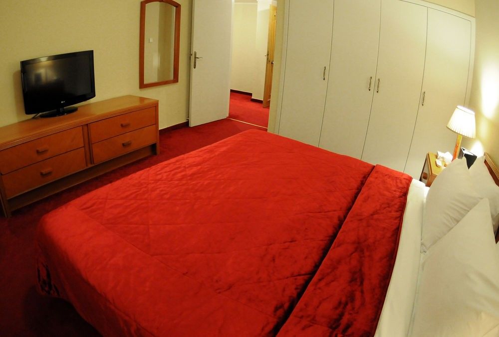 Coral Beirut Al Hamra Hotel Buitenkant foto