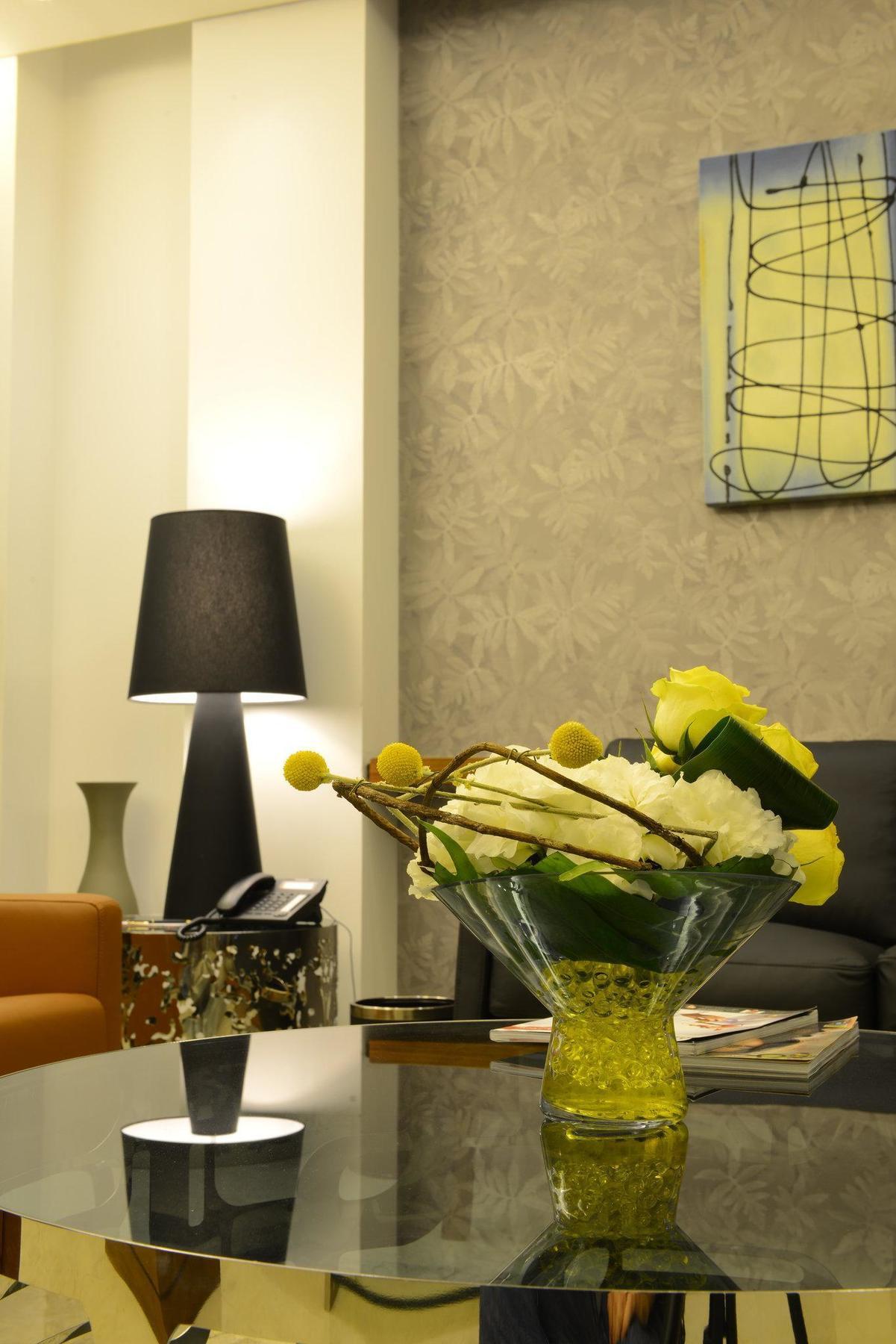 Coral Beirut Al Hamra Hotel Buitenkant foto