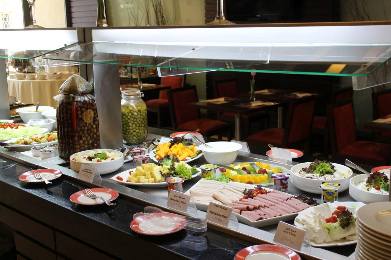 Coral Beirut Al Hamra Hotel Buitenkant foto