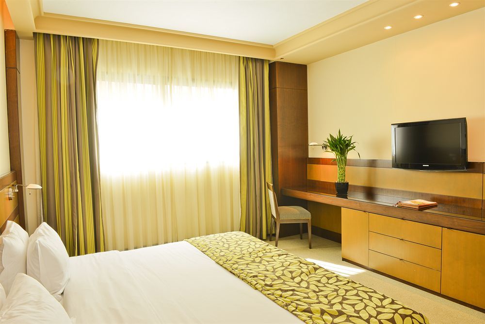 Coral Beirut Al Hamra Hotel Buitenkant foto