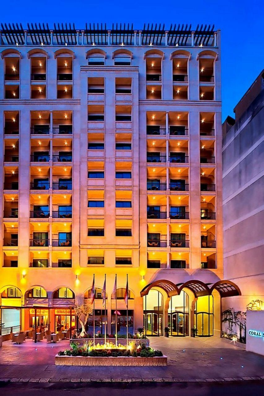 Coral Beirut Al Hamra Hotel Buitenkant foto