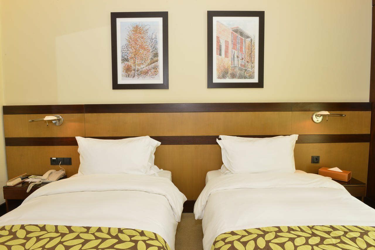 Coral Beirut Al Hamra Hotel Buitenkant foto