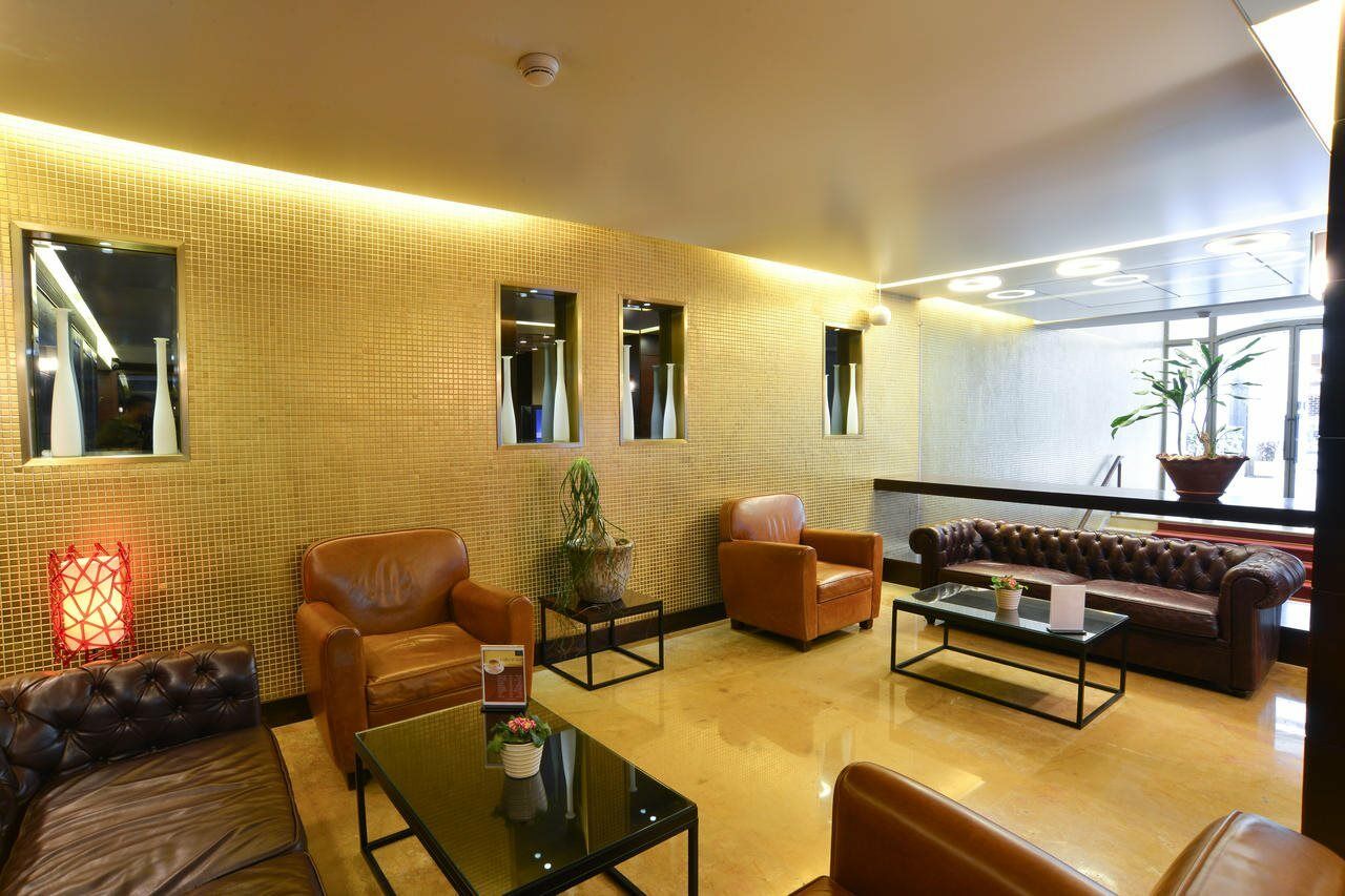 Coral Beirut Al Hamra Hotel Buitenkant foto