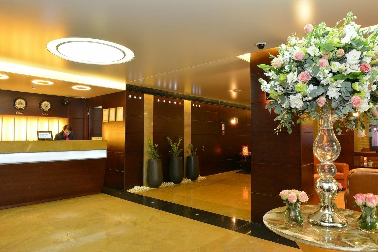 Coral Beirut Al Hamra Hotel Buitenkant foto